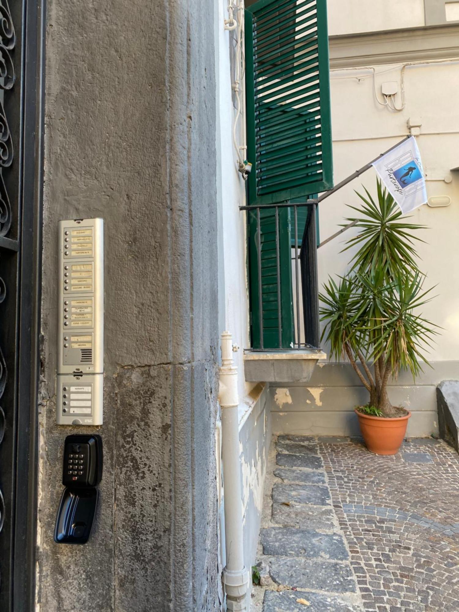 La Casa Di Partenope Neapel Exteriör bild