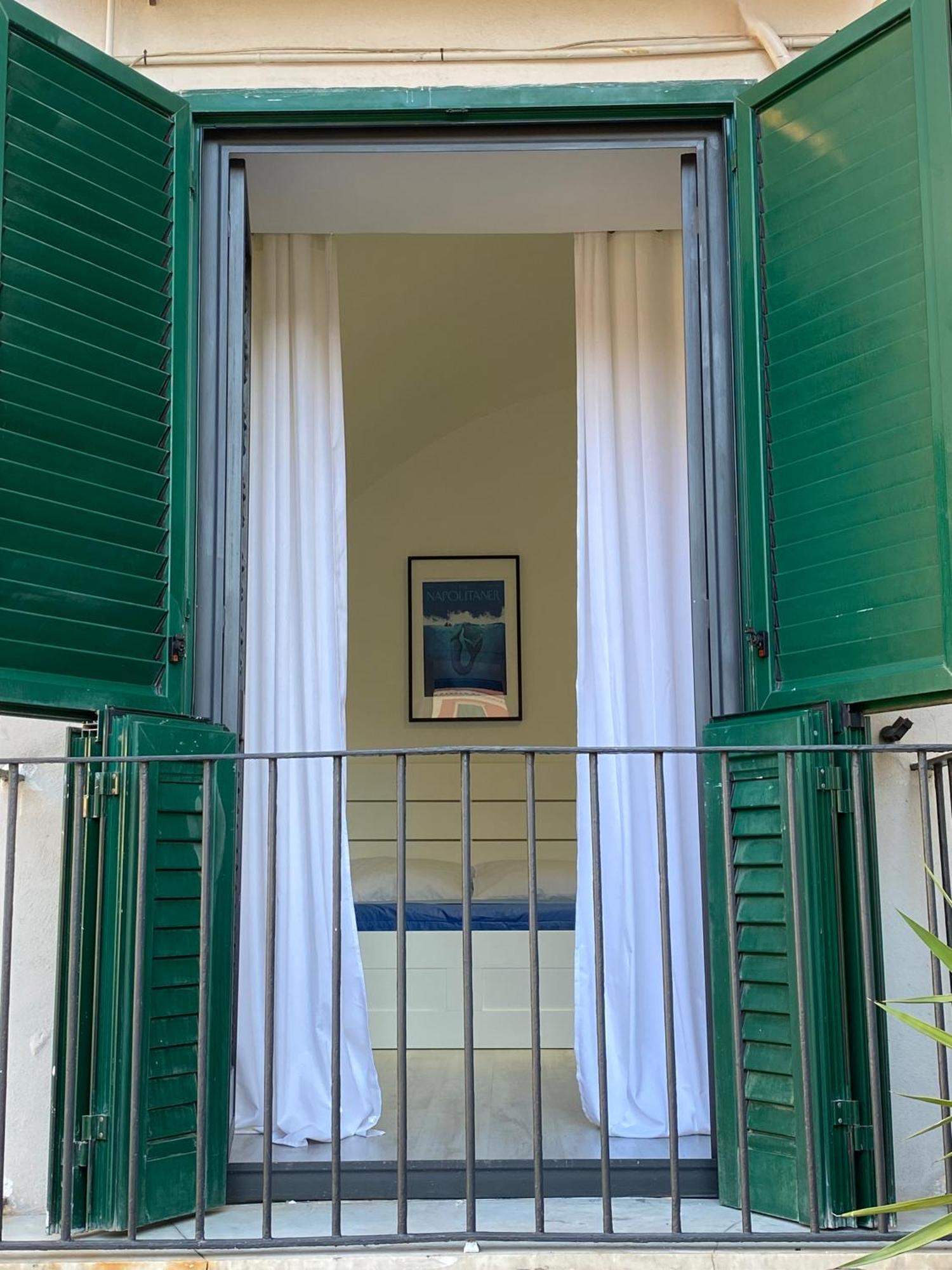 La Casa Di Partenope Neapel Exteriör bild